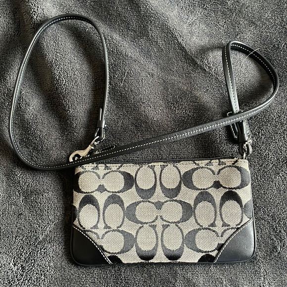 Coach mini purse - Picture 1 of 6